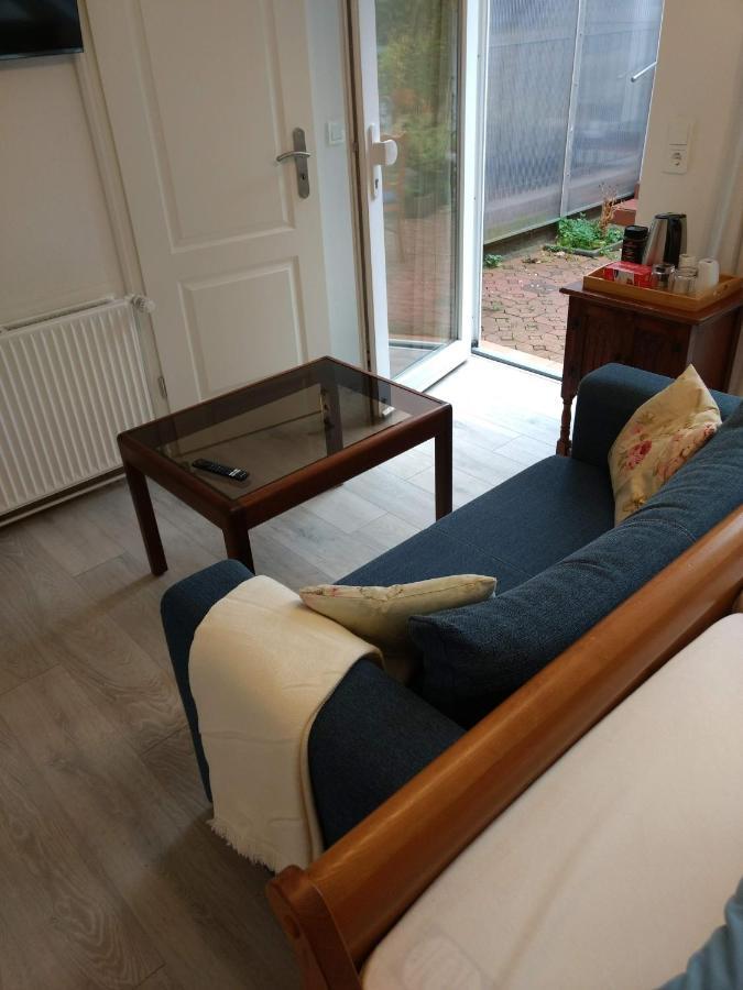 Ruhige, Gemuetliche 1-Zimmer Gartenwohnung Fuer 2 Erwachsene Lubeck Exterior photo